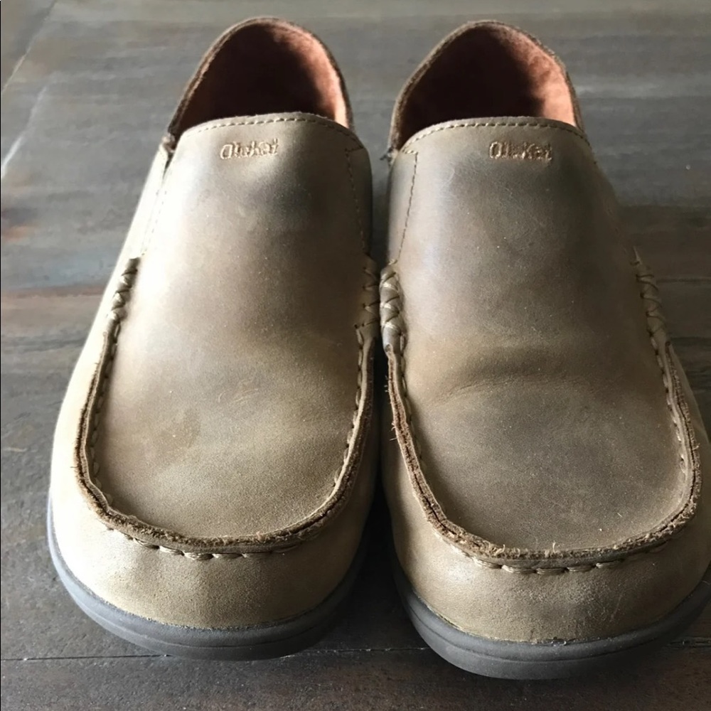 Olukai Moloa leather slip ons
